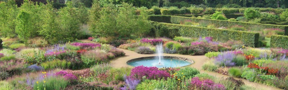 images showing details of the gardens at Scamston Hall designed by Piet Oudolf 