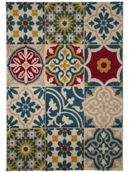Moroccan mosaic tiling style rug. Hallway Flooring ideas to transform your interior.