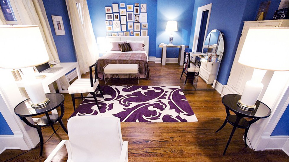 Carrie Bradshaw's Sex and the City Bedroom makeover. Set Design Interior Design Inspiration