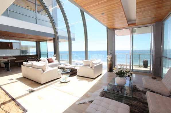 Samantha's Malibu Beach House living room from the Sex and the City film