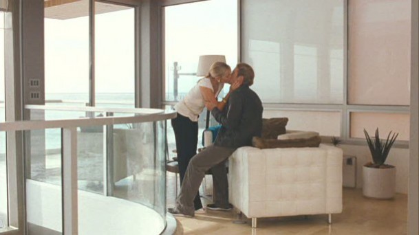 Samantha Jones in her Malibu beach house Sex and the City film set design interior design ideas