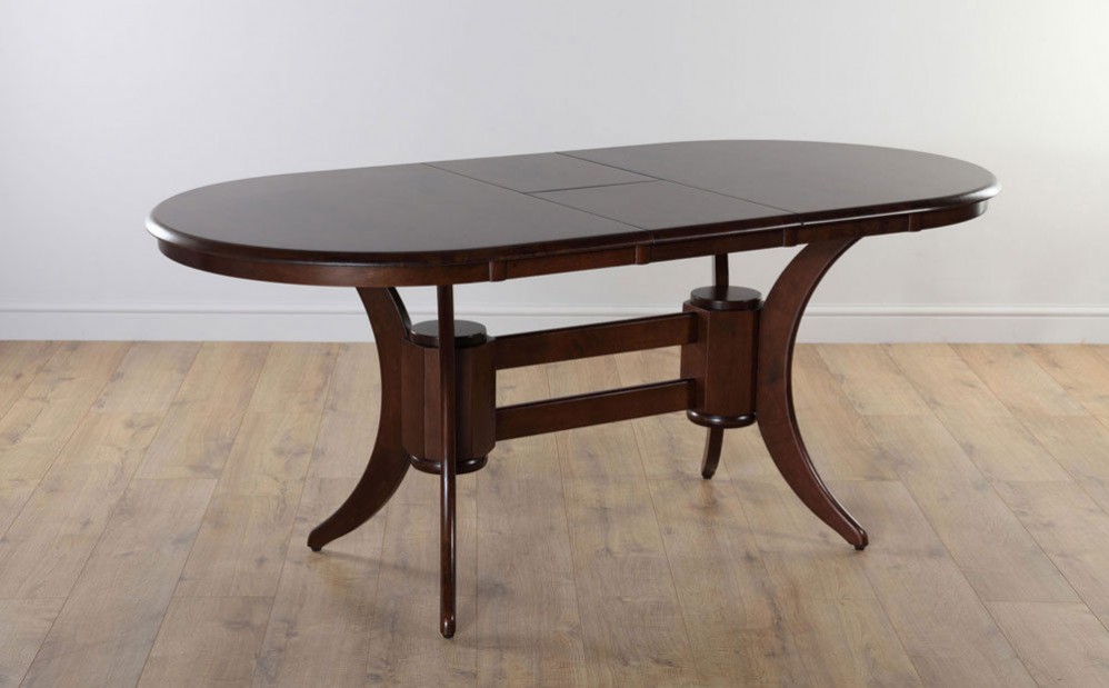 Carrie & big replica Townhouse dark wood extending oval dining table available on Ebay. Set design inspired interior design ideas.