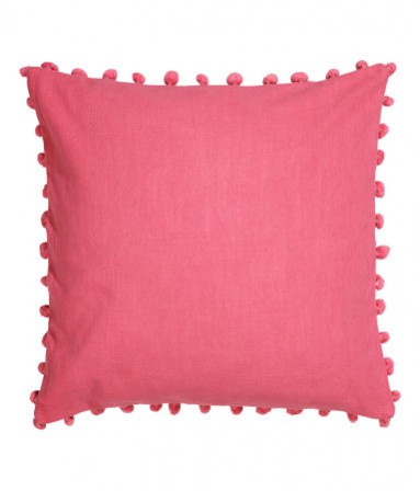 H&M pom pom pink cushion SATC set design inspired interior design ideas.