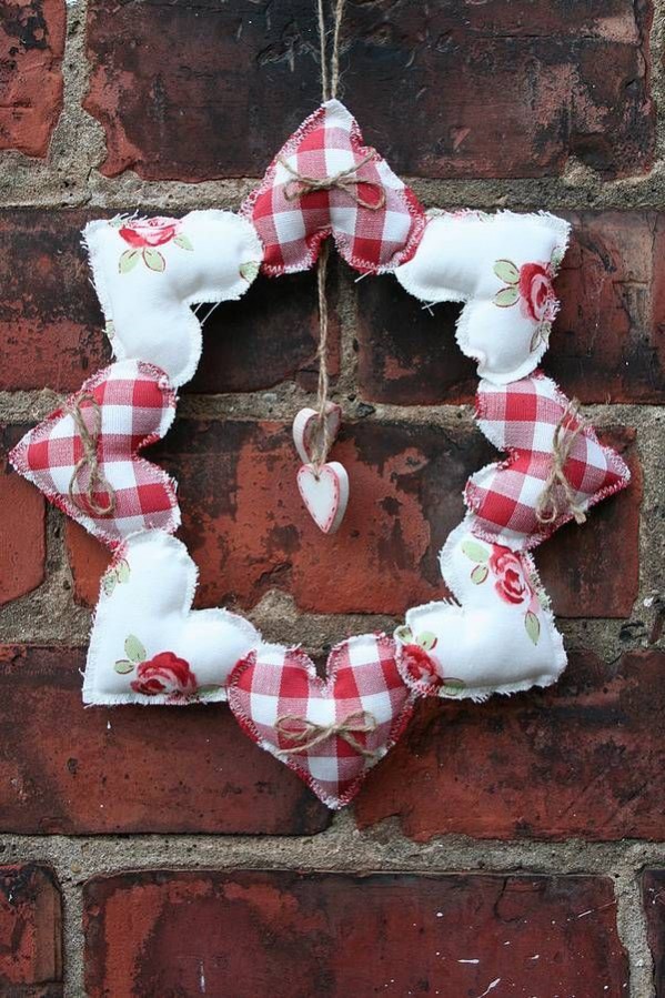 NDA's Crafting at Christmas: How-to Christmas Crafts: A handmade Christmas wreath is the perfect item decoration for doors or to hang on walls for a festive touch.