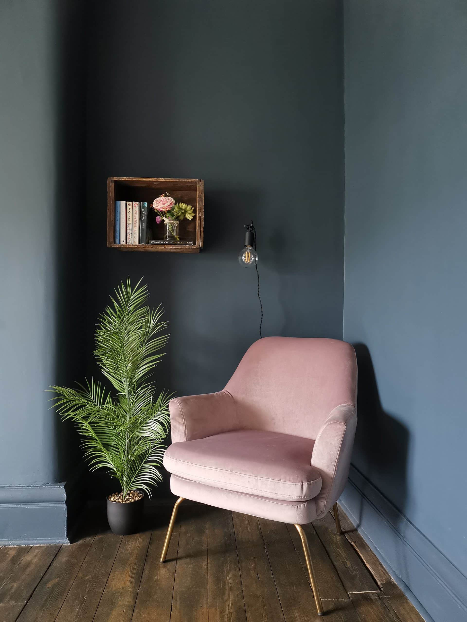 Edwardian master bedroom - Chair corner